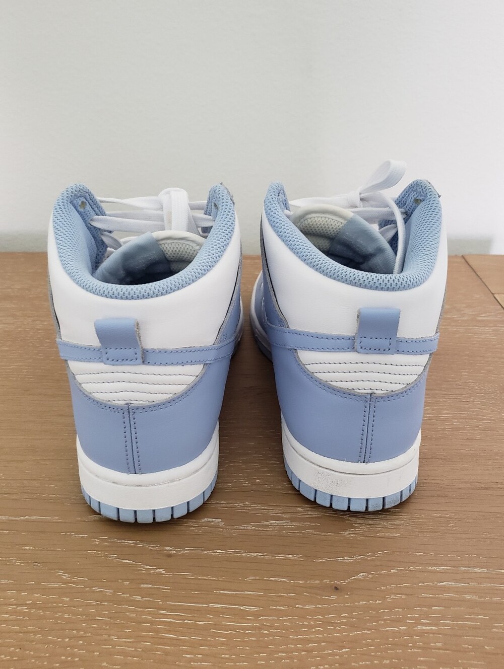 Nike Women's Dunk High 'Aluminum - Picture 4 of 8